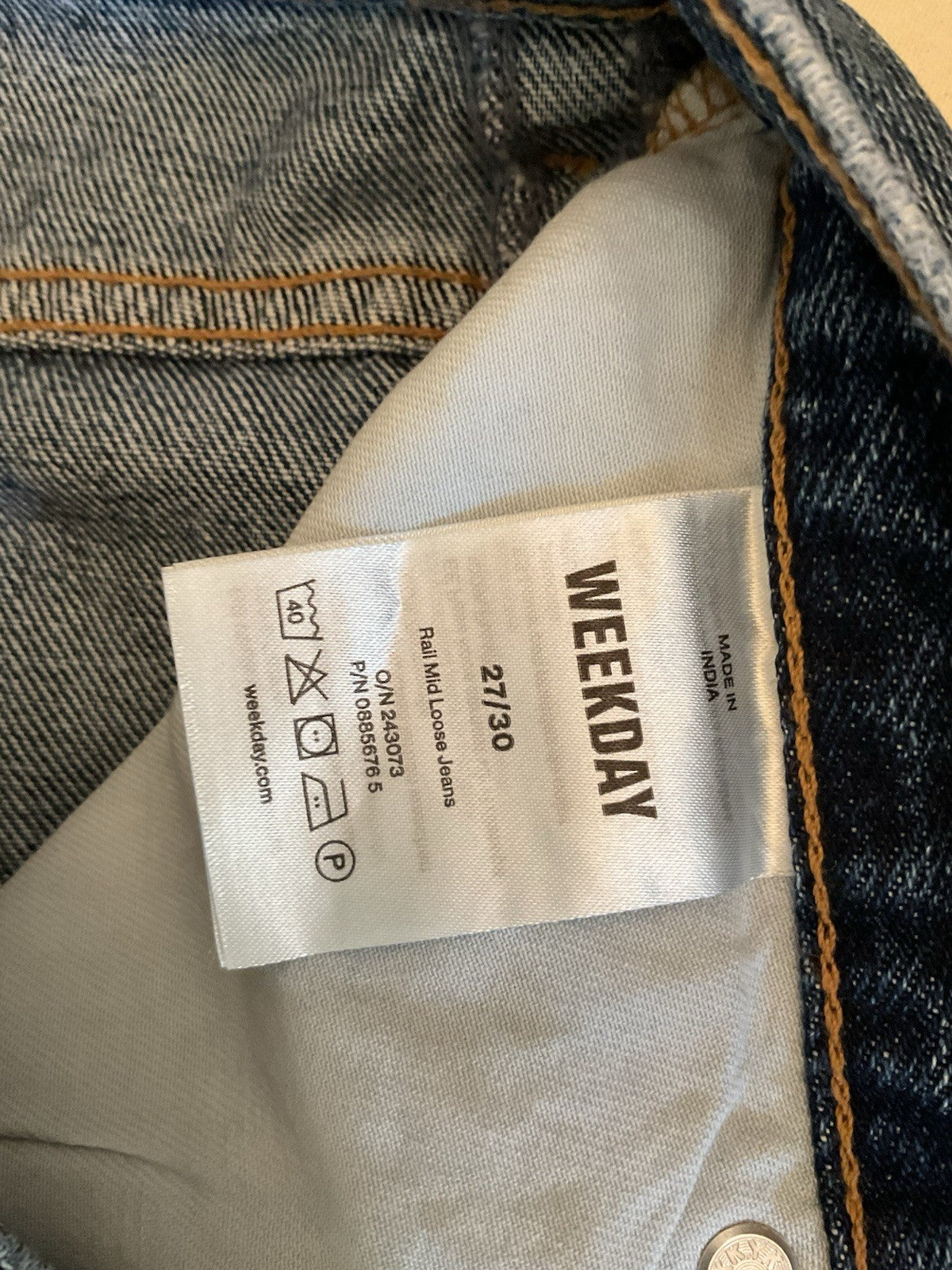 Weekday Rail Jeans Mid Rise Loose Size W27 L30, Bnwt5