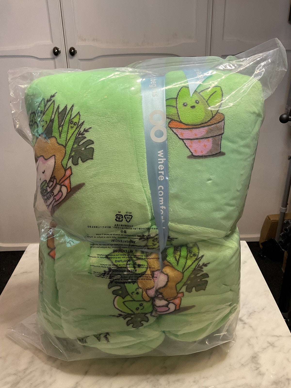 The Oodie Succulents Design Adult One Size Oodie - New with Tags 100% Genuine 1