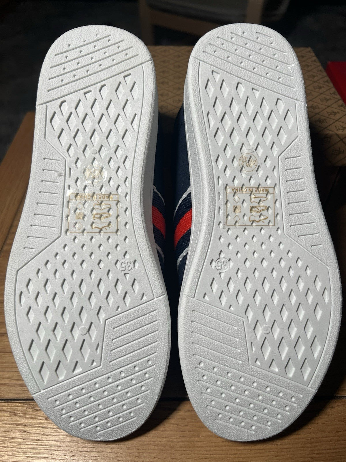 Original Penguin Junior Plane Trainers Size 2 Bnib4