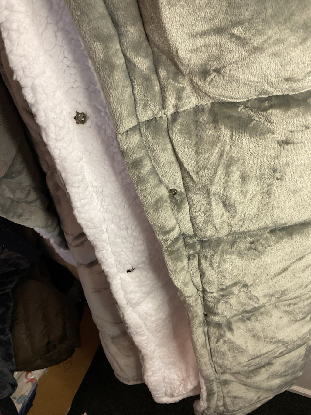 The Oodie Poncho Blanket Light Grey RARE Quilted Adults Bnwt3