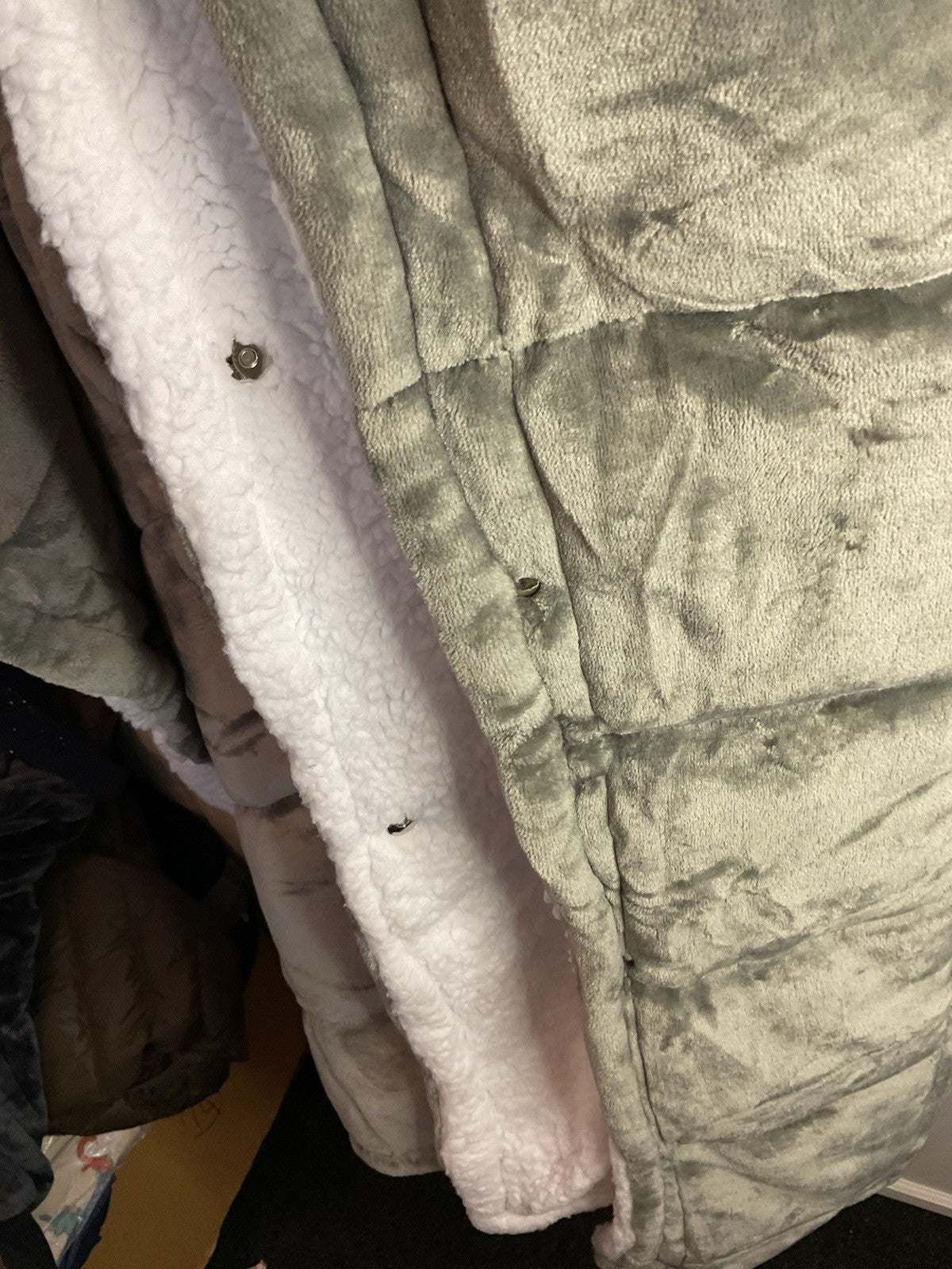 The Oodie Poncho Blanket Light Grey RARE Quilted Adults Bnwt3