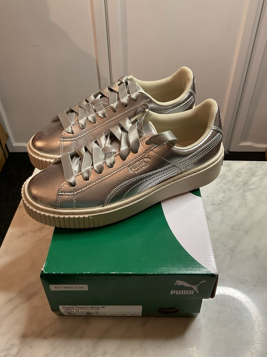 PUMA Basket Platform Metallic Silver JR Silver-Oatmeal Uk4.5 Eu 35.5 Bnib1