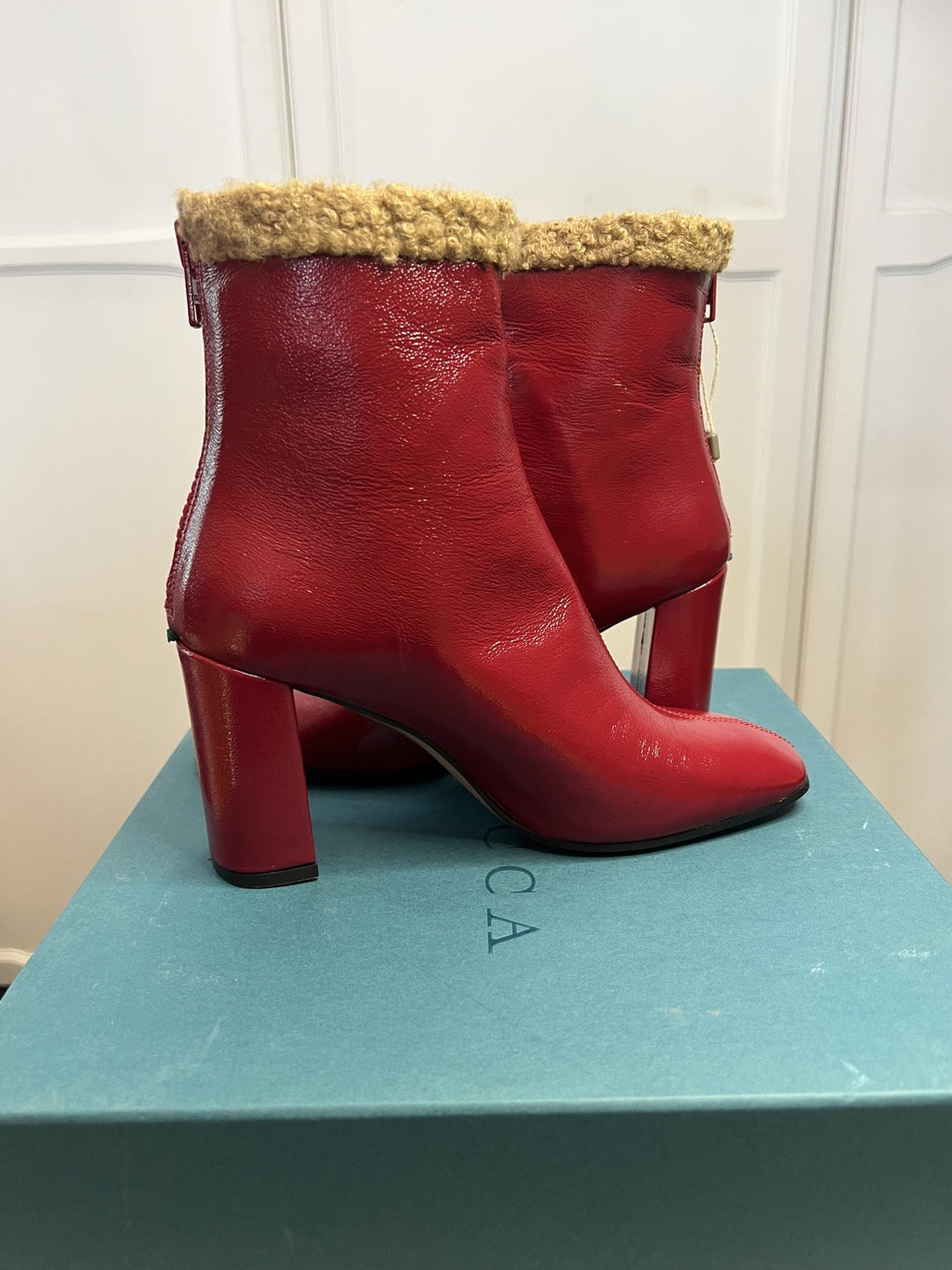 Red Rounded Box Shape A.BOCCA Red Patent Leather Ankle Boots Shearling Lined – EU 37 UK 4 ...