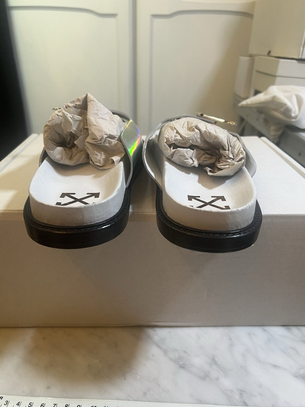 Off-White Bulldog Silver Sliders VGC In Box Please See Pictures And Description3