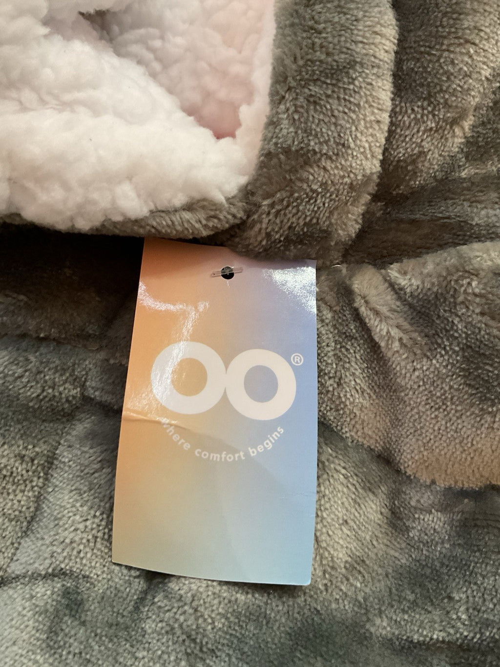 The Oodie Poncho Blanket Light Grey RARE Quilted Adults Bnwt6