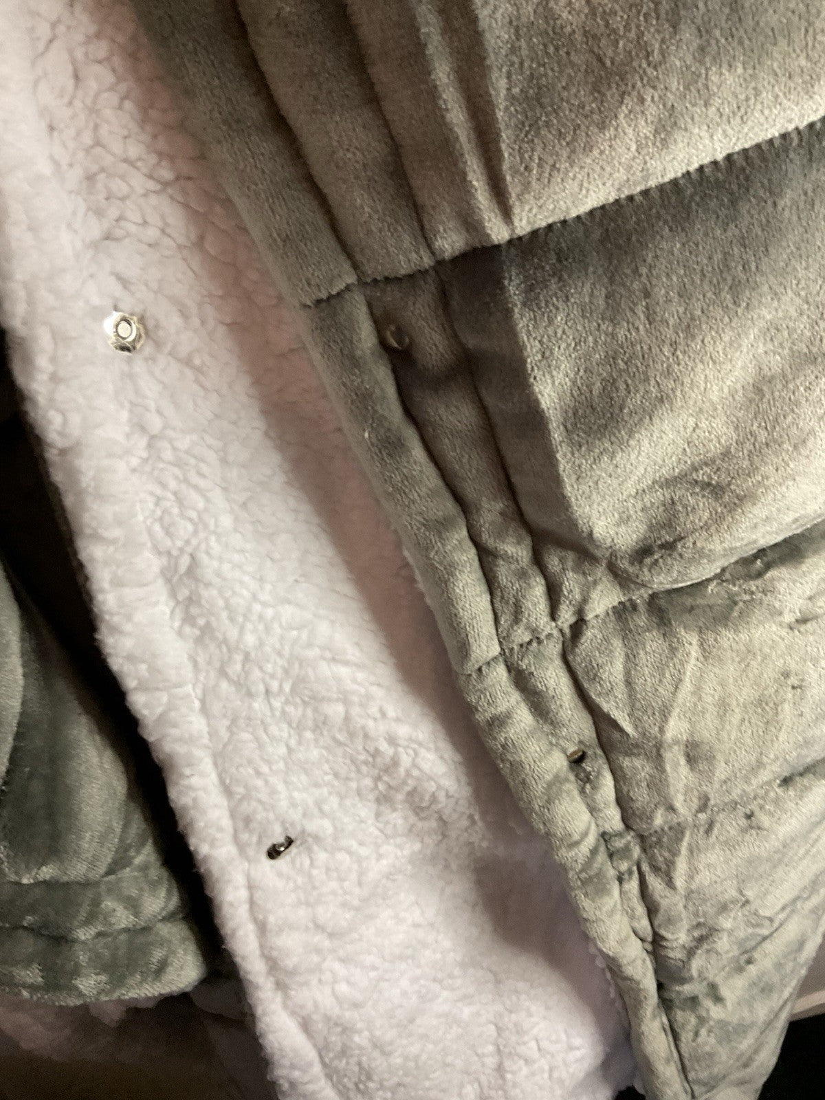 The Oodie Poncho Blanket Light Grey RARE Quilted Adults Bnwt5