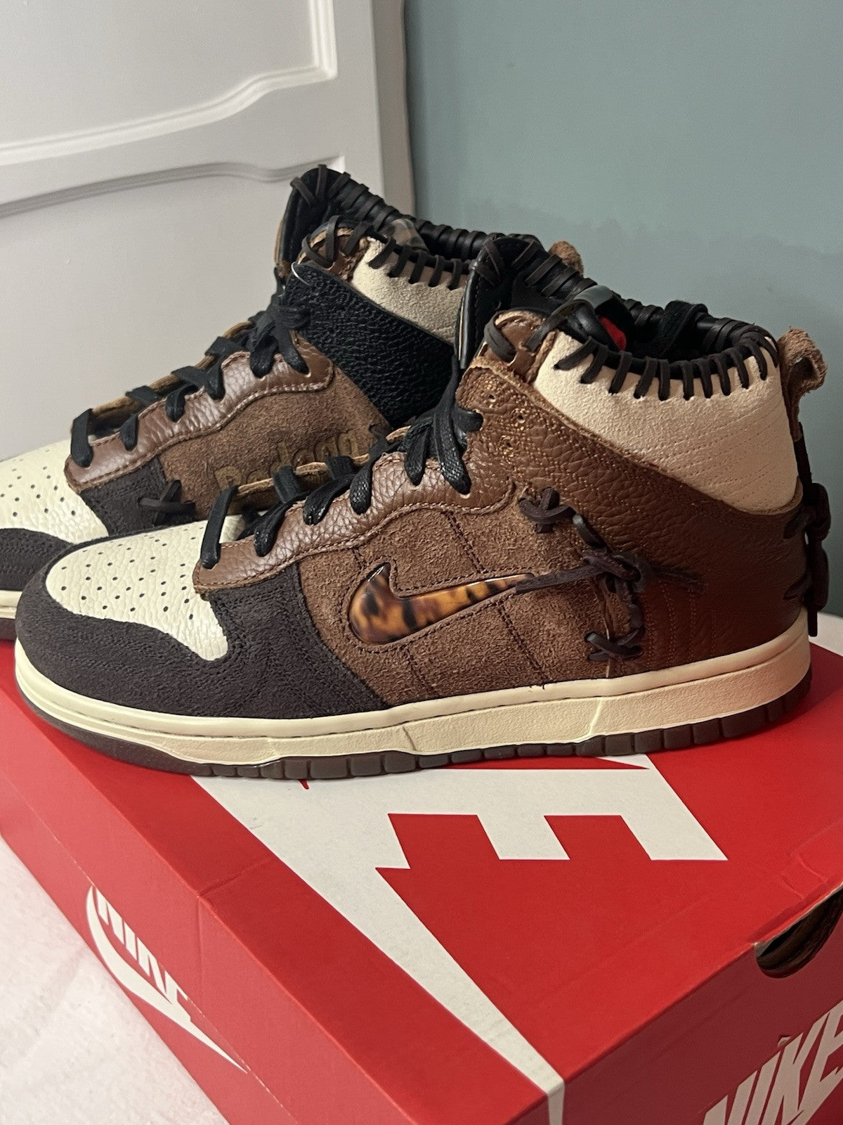 Nike Bodega x Dunk High Legend Fauna Brown, UK 6 EU 40 With Designer Bandana 0